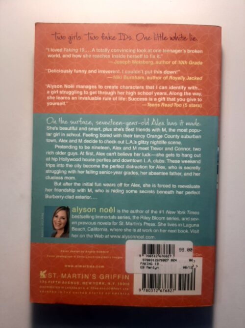 Faking 19 – Alyson Noël secondhand book