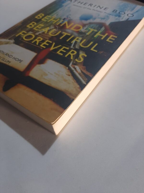 Behind The Beautiful Forevers – Katherine Boo secondhand book