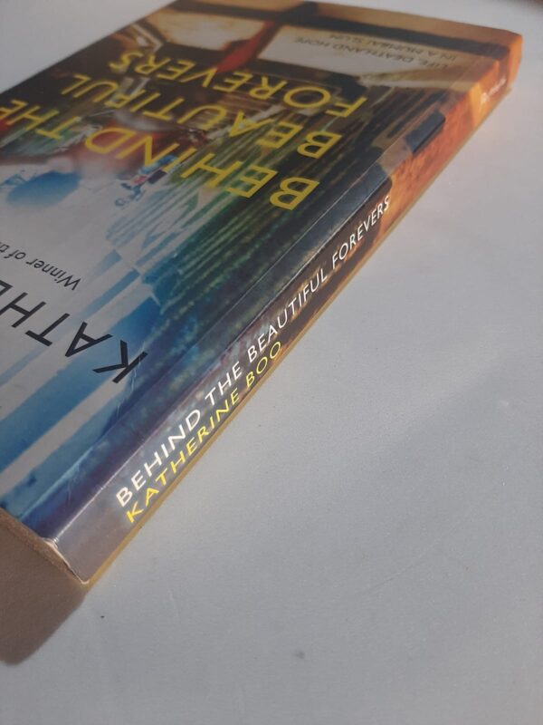 Behind The Beautiful Forevers – Katherine Boo secondhand book