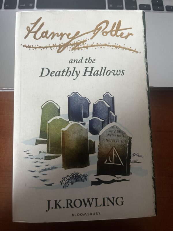 Harry Potter And The Deathly Hallows - J.K. Rowling