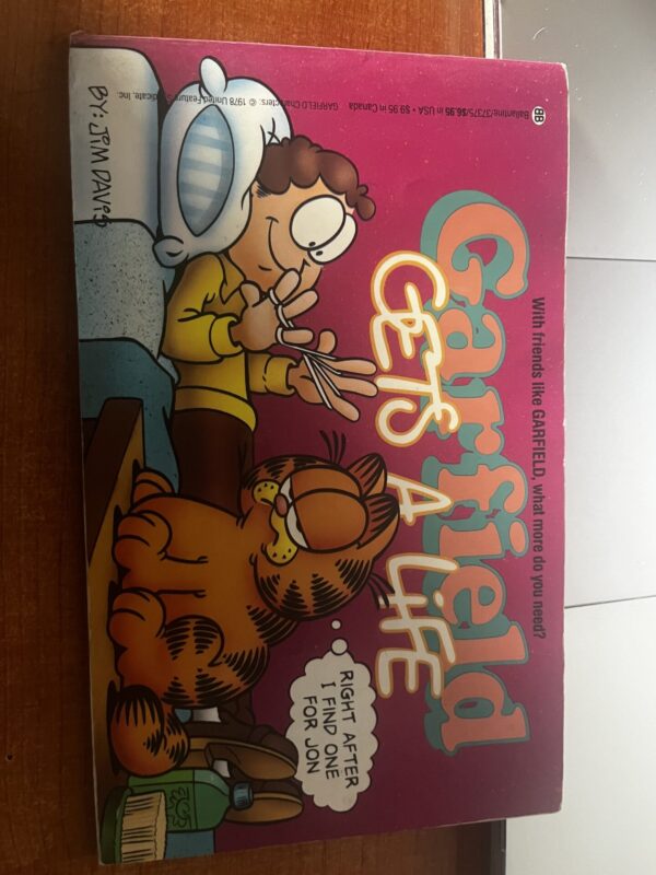 Garfield Gets A Life - Jim Davis