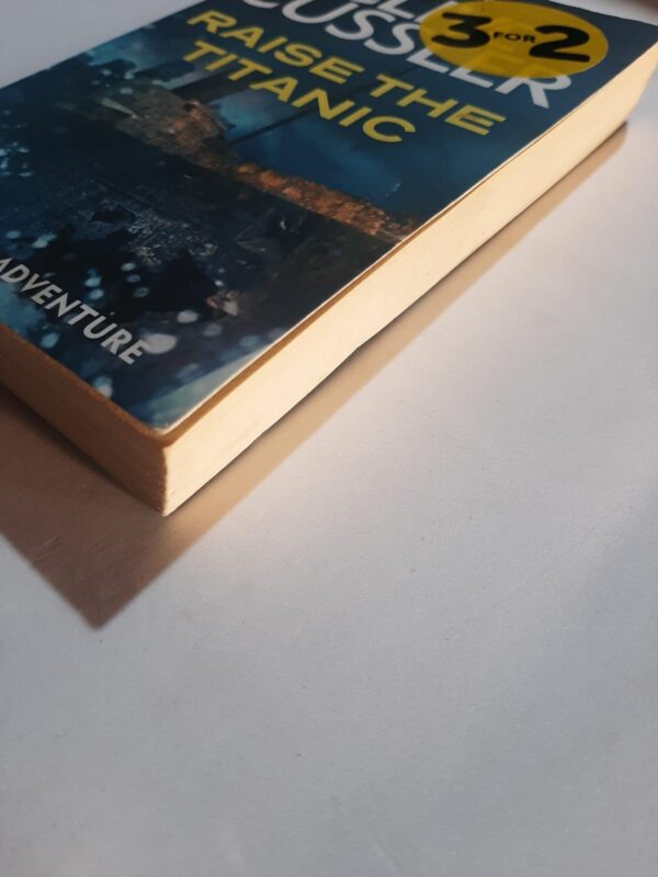 Raise The Titanic – Clive Cussler secondhand book