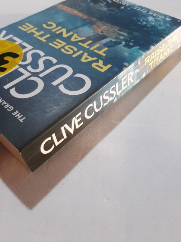 Raise The Titanic – Clive Cussler secondhand book