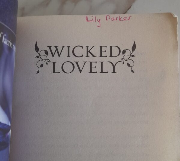 Wicked Lovely – Melissa Marr secondhand book