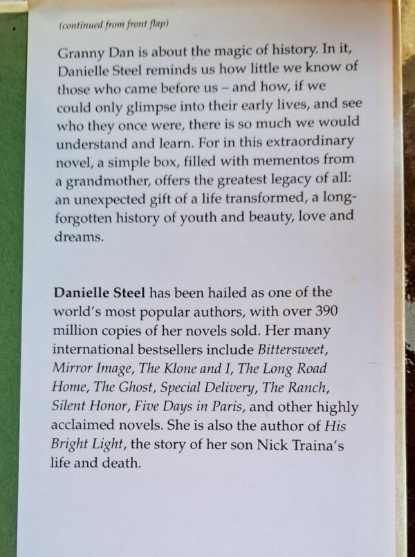 Granny Dan, Danielle Steel in front Granny Dan - Danielle Steel
