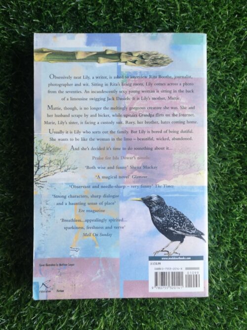 Secrets Of A Family Album – Isla Dewar secondhand book
