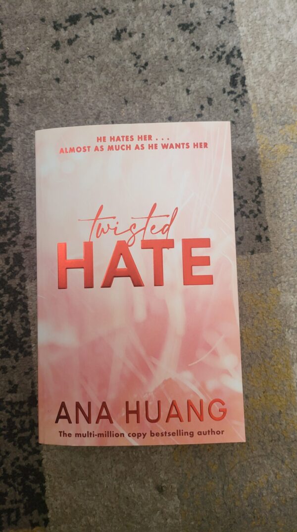Twisted Hate – Ana Huang secondhand book