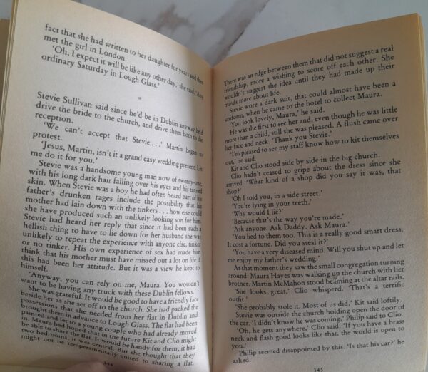 The Glass Lake - Maeve Binchy