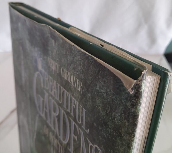 20250518_111341 Beautiful Gardens Of South Africa – Nancy Gardiner secondhand book