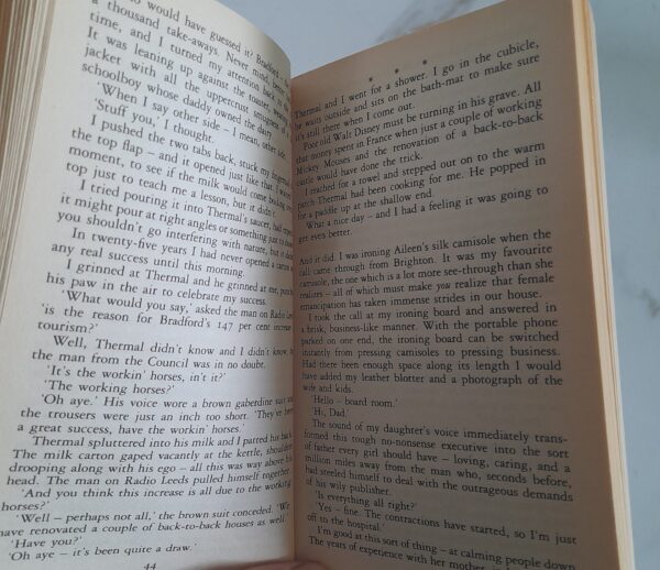 I’m A Stranger Here Myself – Deric Longden secondhand book