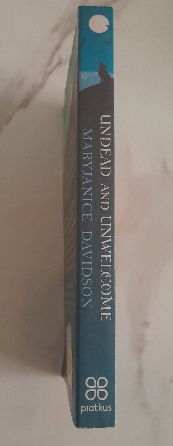 20250518_171434 Undead And Unwelcome – MaryJanice Davidson secondhand book