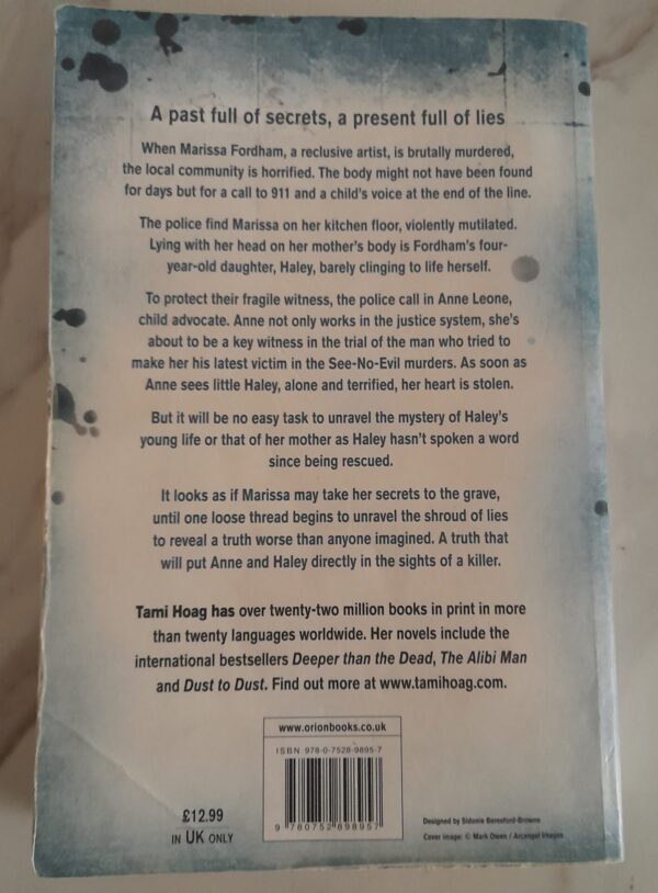 Secrets To The Grave – Tami Hoag secondhand book