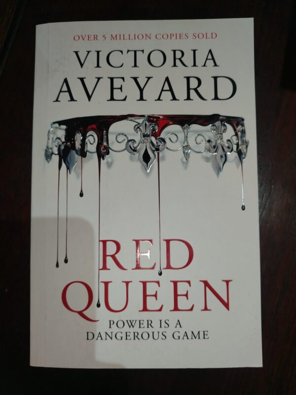 Red Queen – Victoria Aveyard secondhand book