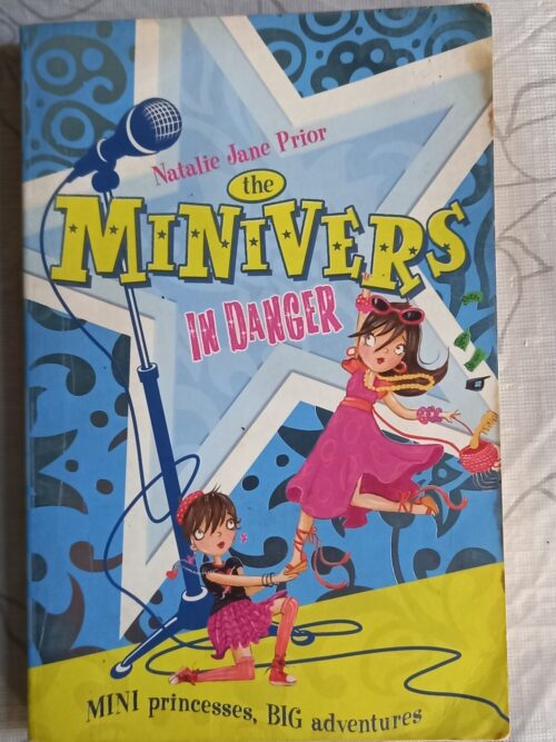 The Minivers In Danger - Natalie Jane Prior