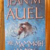 The Mammoth Hunters – Jean M Auel secondhand book