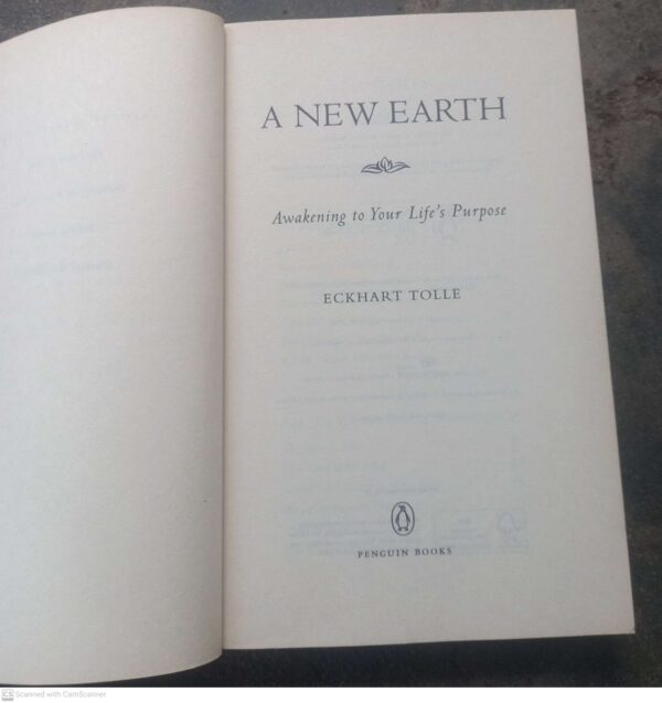 A New Earth: Awakening To Your Life’s Purpose — Eckhart Tolle secondhand book