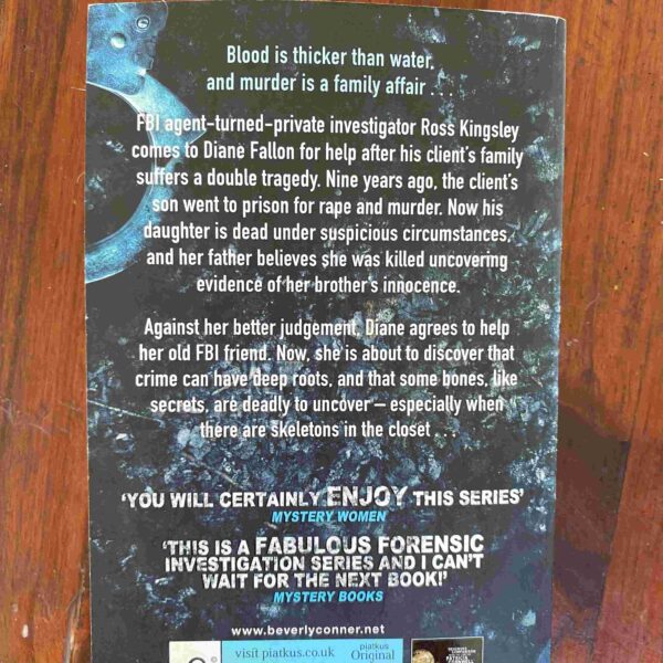 Dust To Dust – Beverly Connor secondhand book