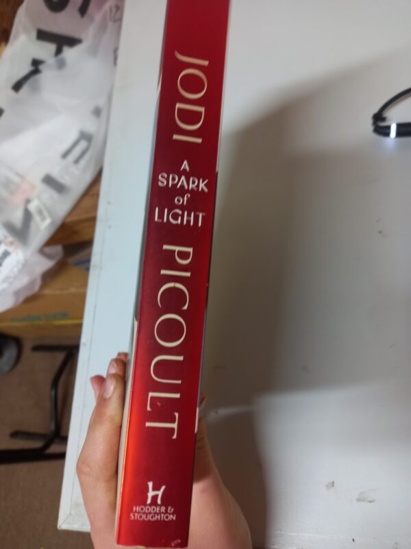 A Spark Of Light – Jodi Picoult secondhand book
