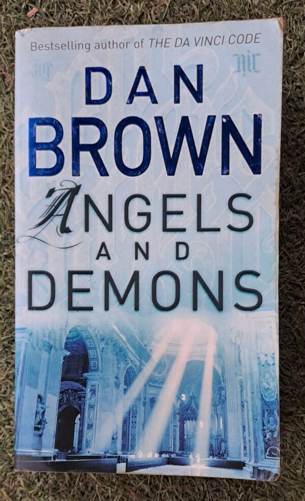 Angels And Demons - Dan Brown Angels And Demons – Dan Brown secondhand book