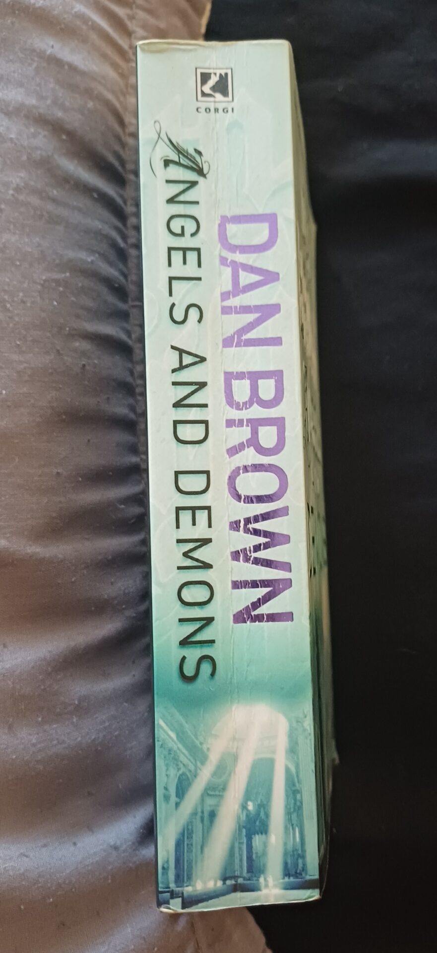 Angels And Demons – Dan Brown secondhand book