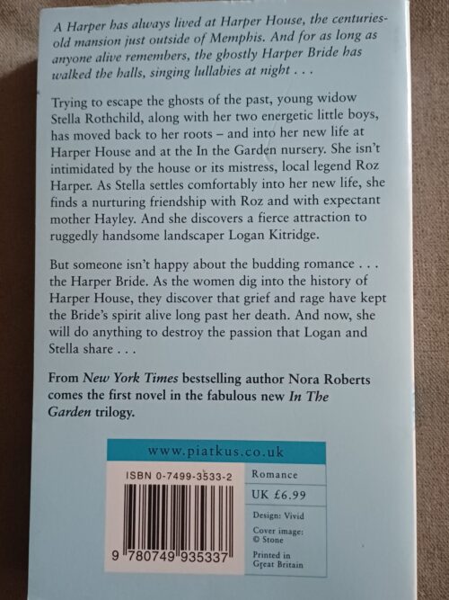 Blue Dahlia – Nora Roberts secondhand book