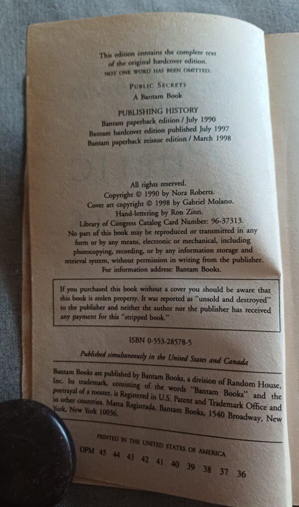 Public Secrets_copyright Public Secrets – Nora Roberts secondhand book