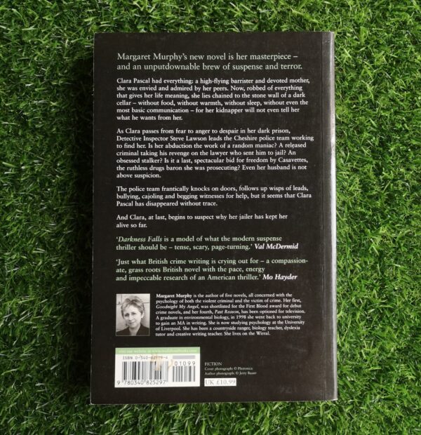 Darkness Falls – Margaret Murphy secondhand book
