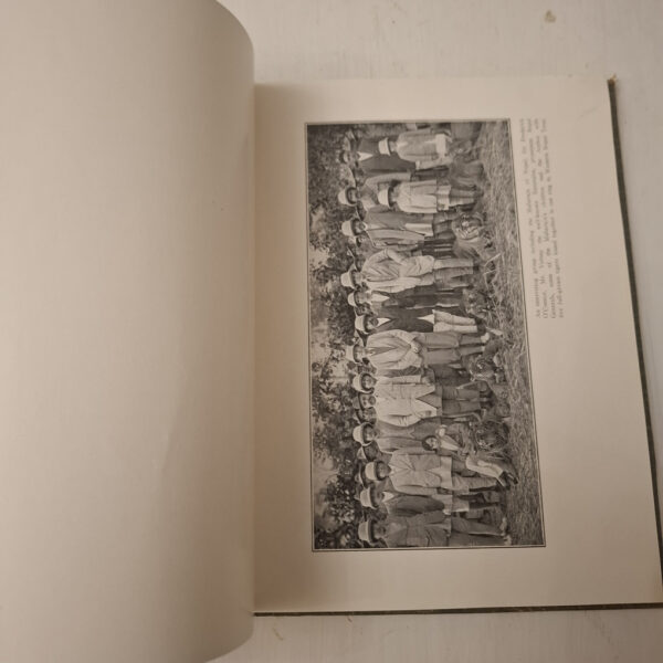 20251211_212033 Behind The Lens In Tigerland – Arthur Musselwhite secondhand book