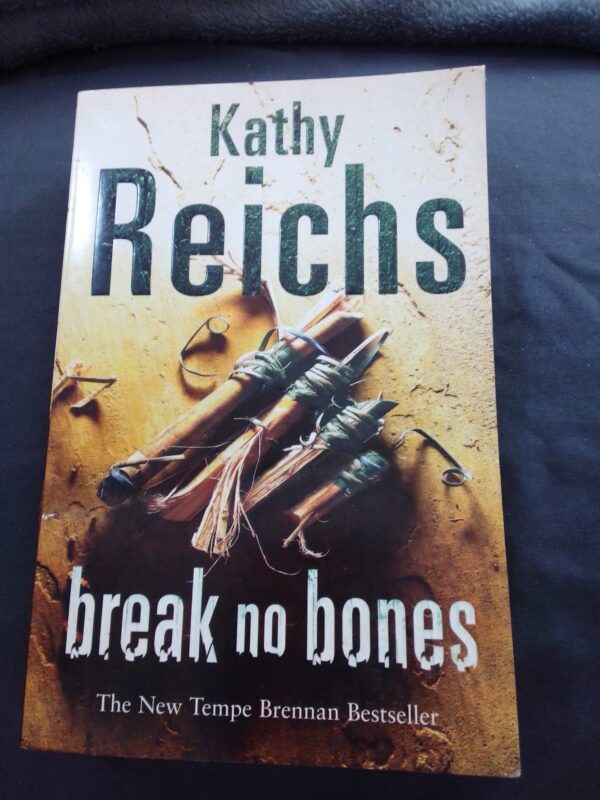 Break No Bones – Kathy Reichs secondhand book