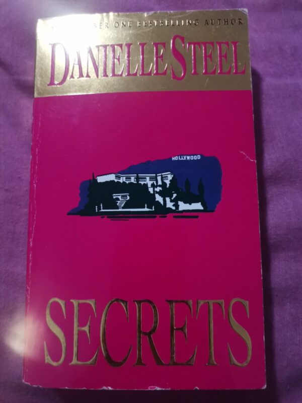 Secrets – Danielle Steel secondhand book