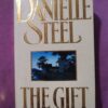 17730748569906795922986118301146 The Gift – Danielle Steel secondhand book