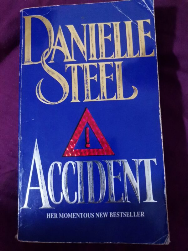 Accident – Danielle Steel secondhand book