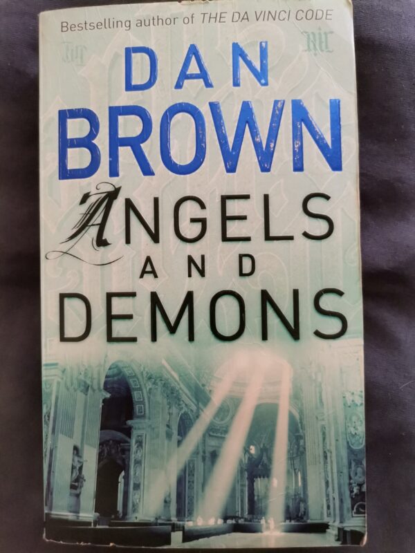 17731477011792375717612219874305 Angels And Demons – Dan Brown secondhand book