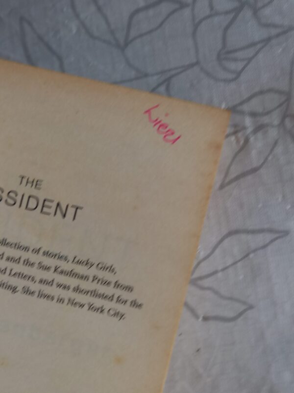 20260319_162822 The Dissident – Nell Freudenberger secondhand book