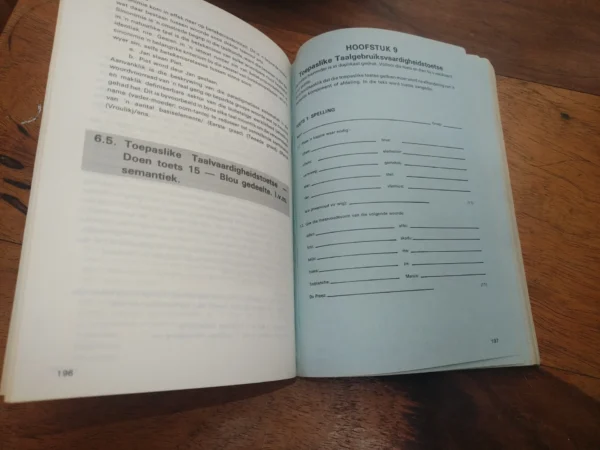 Funksionele Taalkunde (Vir Onderwyser En Student) — JA De Beer, MJ Van Staden secondhand book