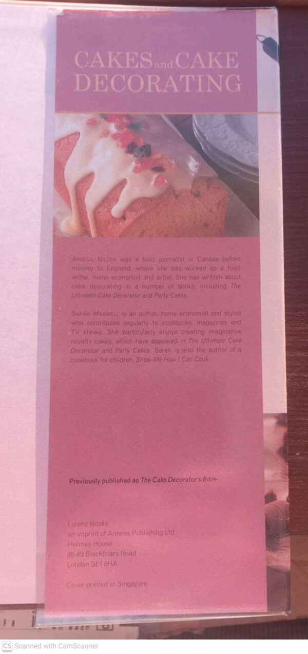 Cakes And Cake Decorating — Angela Nilsen, Sarah Maxwell secondhand book