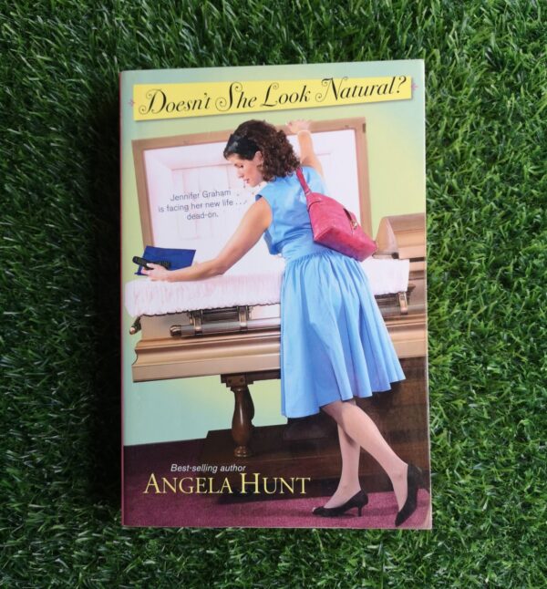 Doesn’t She Look Natural? – Angela Hunt secondhand book