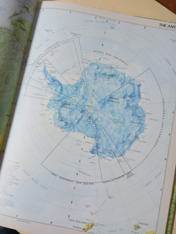 Pictorial Atlas Of The World secondhand book