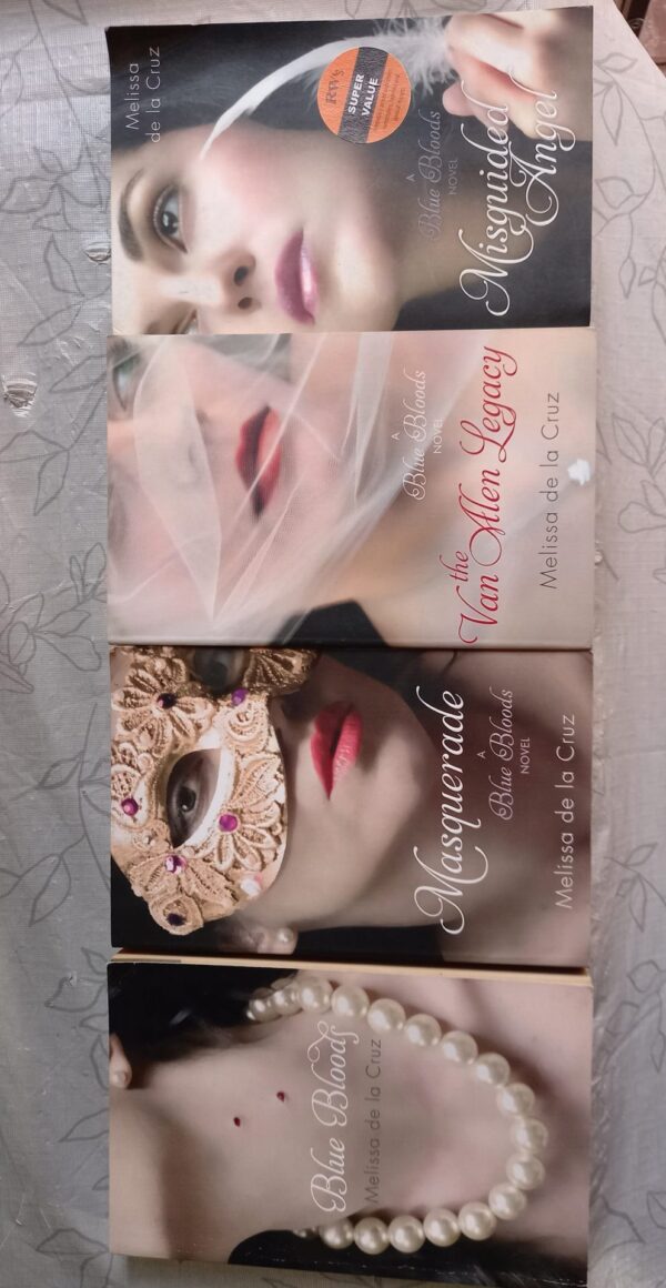 20260408_164458 Blue Bloods Series (Bundle) – Melissa De La Cruz secondhand book