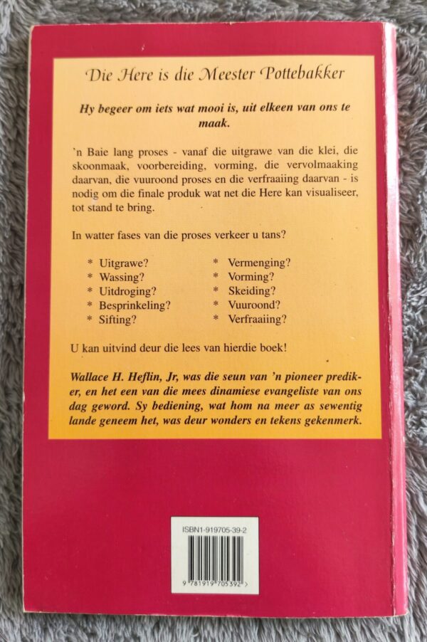 IMG_20260314_120739_edit_18221125603152 Soos Klei In Die Hand Van Die Pottebakker – Wallace H. Heflin secondhand book