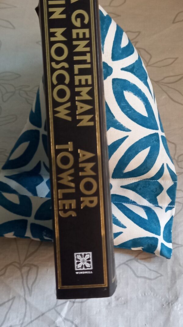 A Gentleman in Moscow – Amor Towles secondhand book