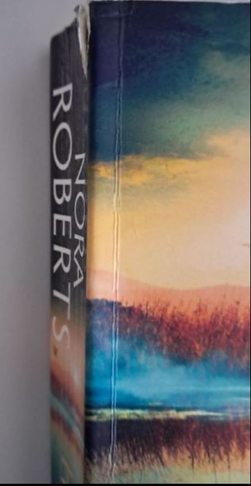 Hidden Nature – Nora Roberts secondhand book