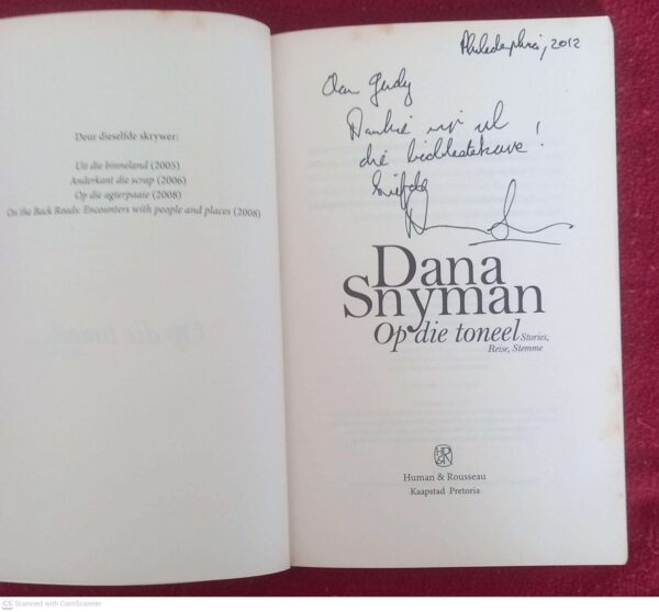 Op Die Toneel: Stories, Reise, Stemme — Dana Snyman *GETEKEN* secondhand book