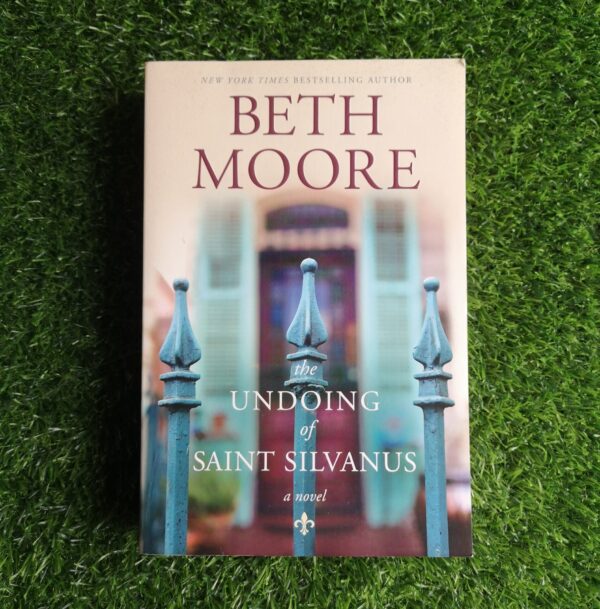 moore (1) The Undoing Of Saint Silvanus – Beth Moore secondhand book