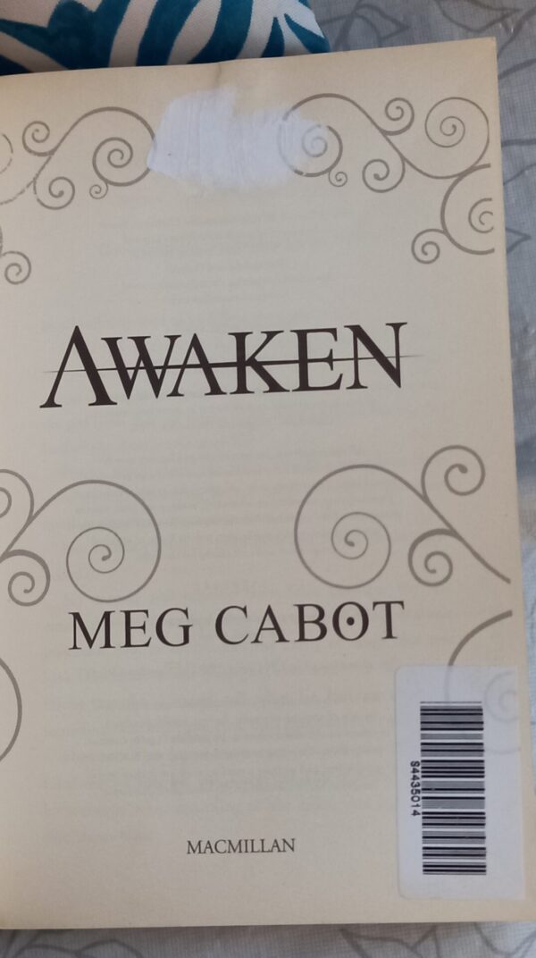 Awaken – Meg Cabot secondhand book