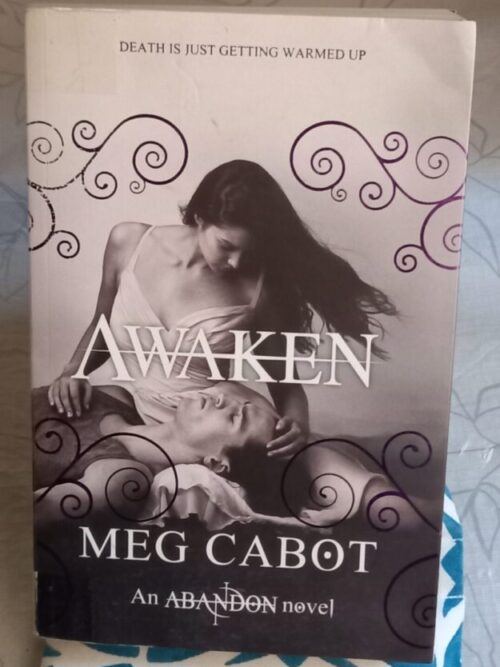 Awaken – Meg Cabot secondhand book