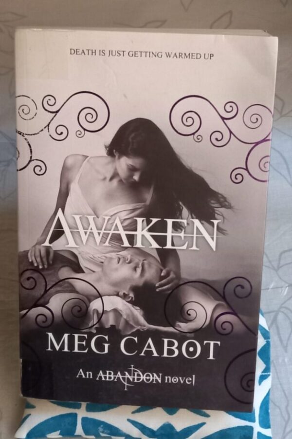 Awaken – Meg Cabot secondhand book