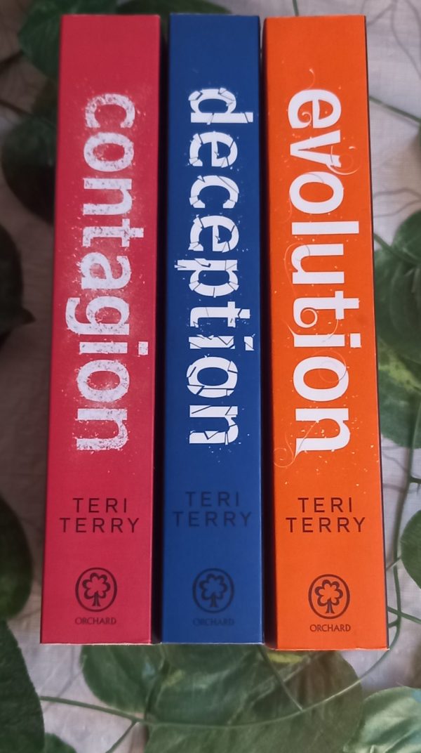 20260730_163643 The Dark Matter Trilogy – Teri Terry secondhand book