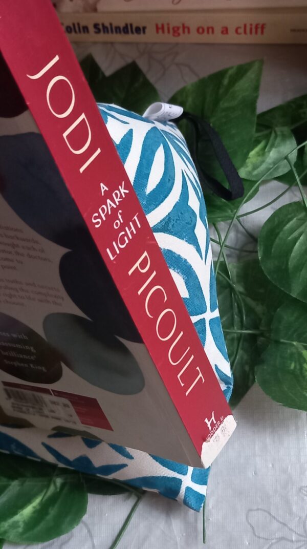 A Spark Of Light – Jodi Picoult secondhand book