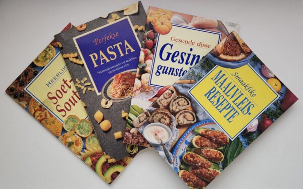 Kookboeke (4 Boeke) secondhand book